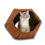 Cat Ball Bed - Avocado Toast