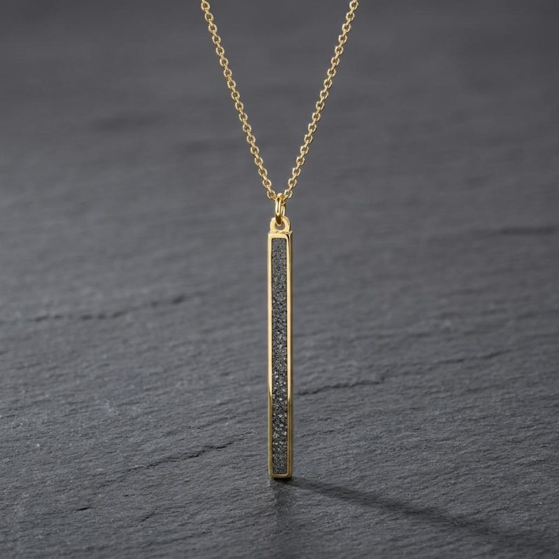 Sliced Raw Diamond Bar Necklace
