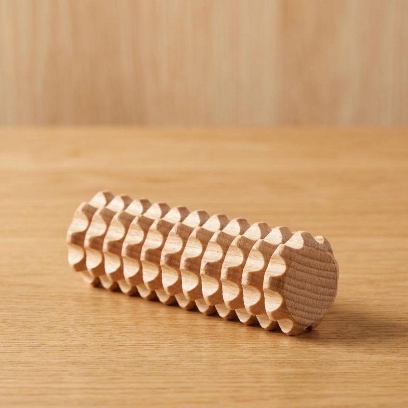 Wooden Hand & Palm Roller 1