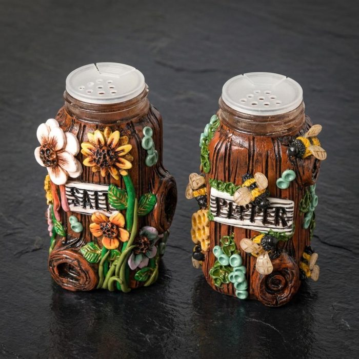 Adorable Buzzing Blooms Salt & Pepper Shakers 1