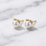 Elegant Cat Lady Pearl Earrings 2