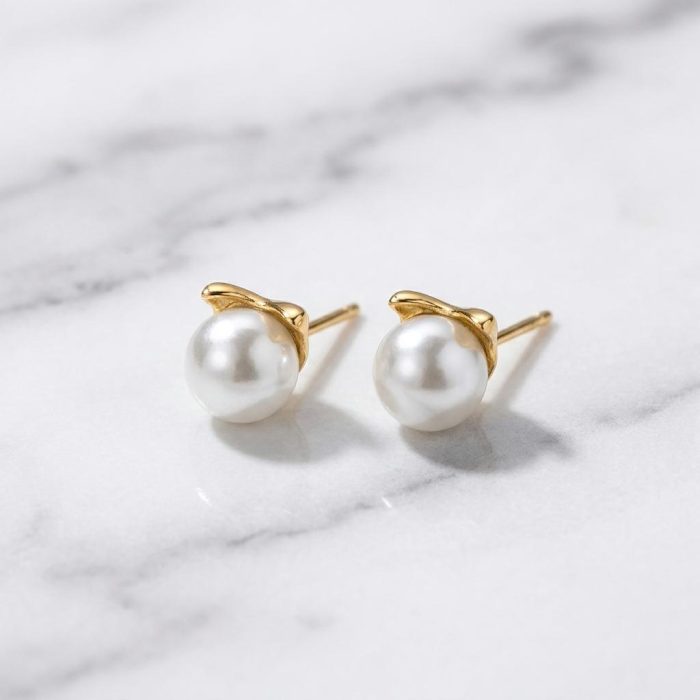 Elegant Cat Lady Pearl Earrings 2