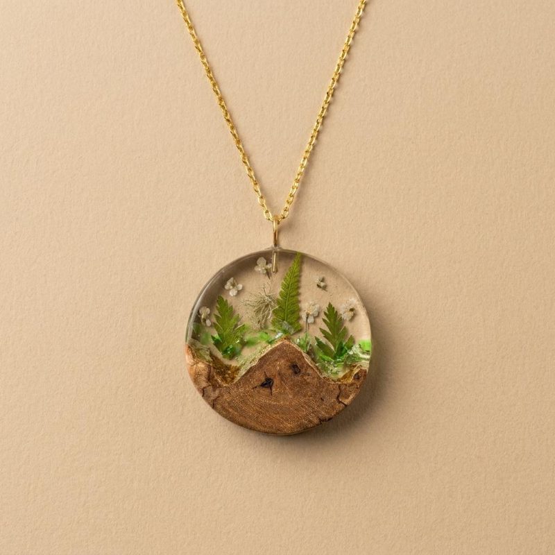 Enchanting Find Me In The Forest Botanical Necklace 1