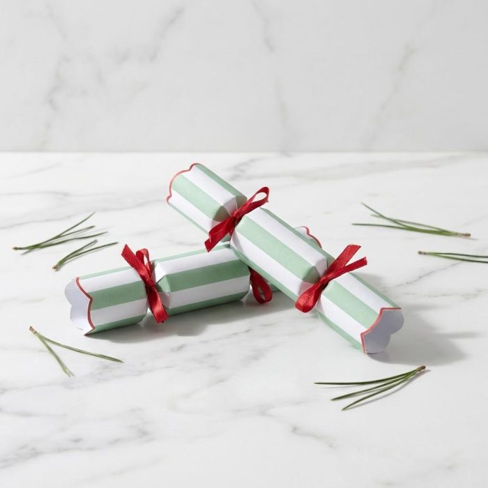 Festive Pop & Sip Drink Charm Mini Christmas Crackers 3