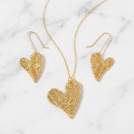 Handcrafted Precious Dipped-lace Heart Necklace 2