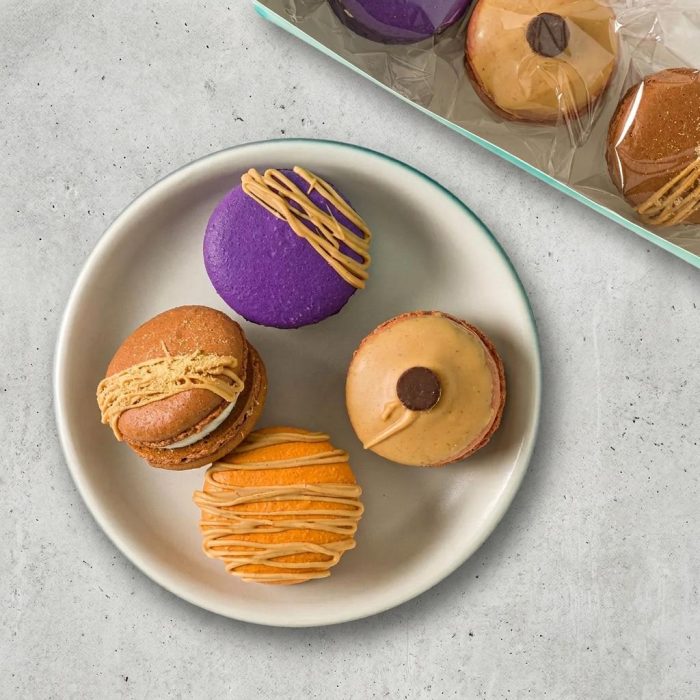 Peanut Butter Lover's Giant Macarons Gift Box (3)